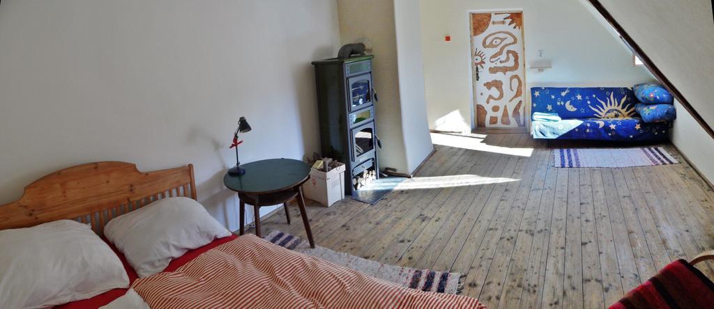 Lazy River Hostel Loket Room photo